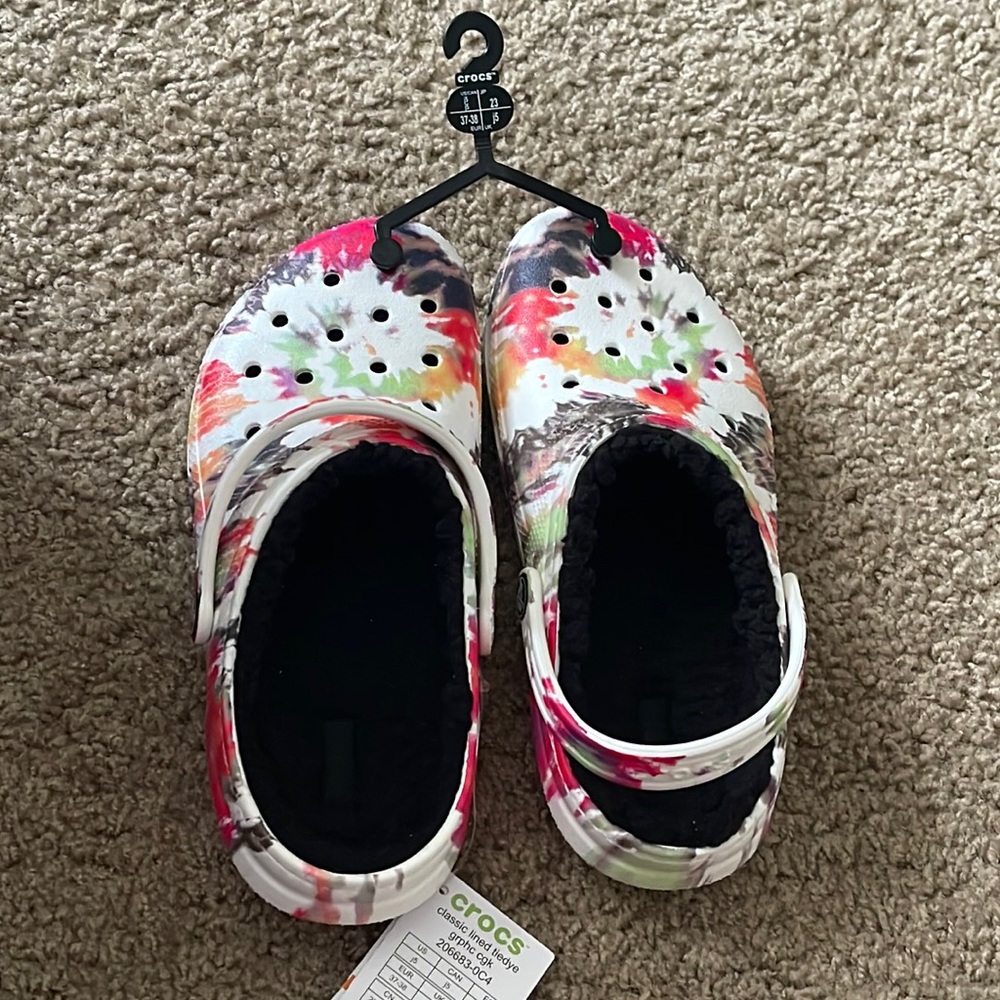 Junior Classic Lined Crocs Size J5